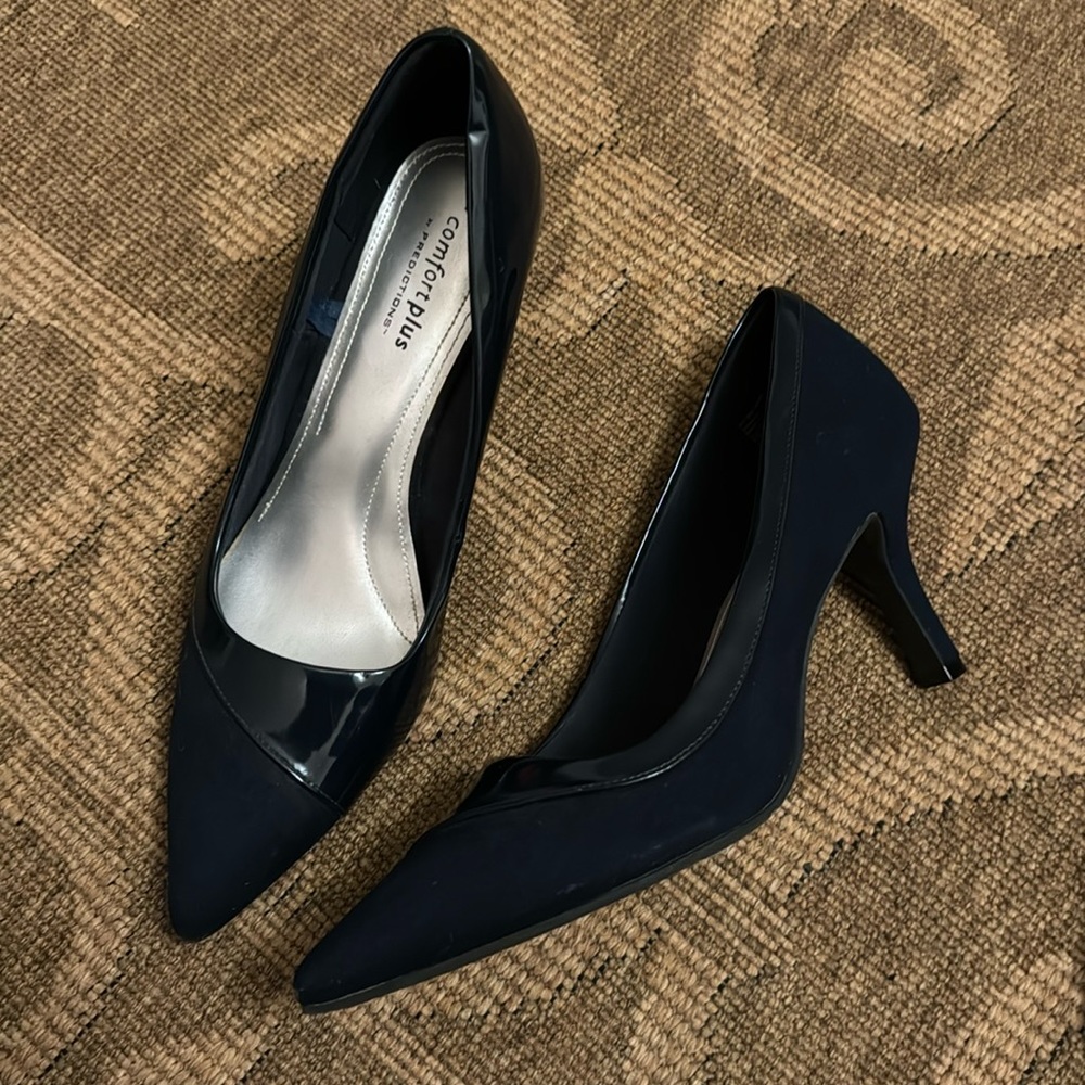 Dark blue pumps brand new no box Comfort Plus by Predictions women’s size 9.5 w